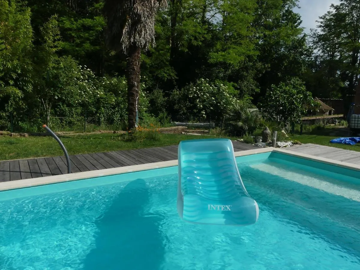 Gite Unique Et Piscine Privative Dans Un Ecrin De Verdure Calmont
