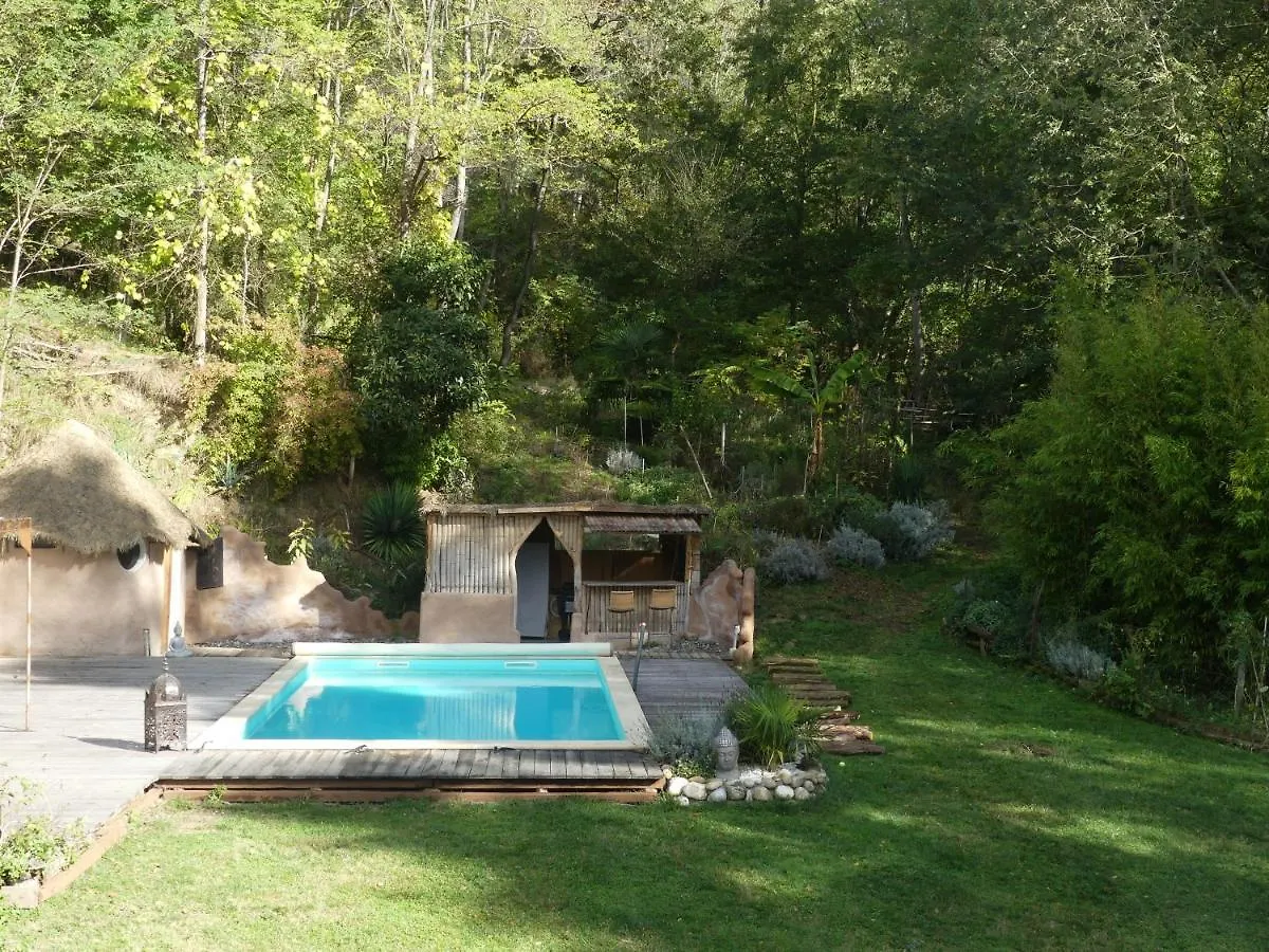 Gite Unique Et Piscine Privative Dans Un Ecrin De Verdure Calmont